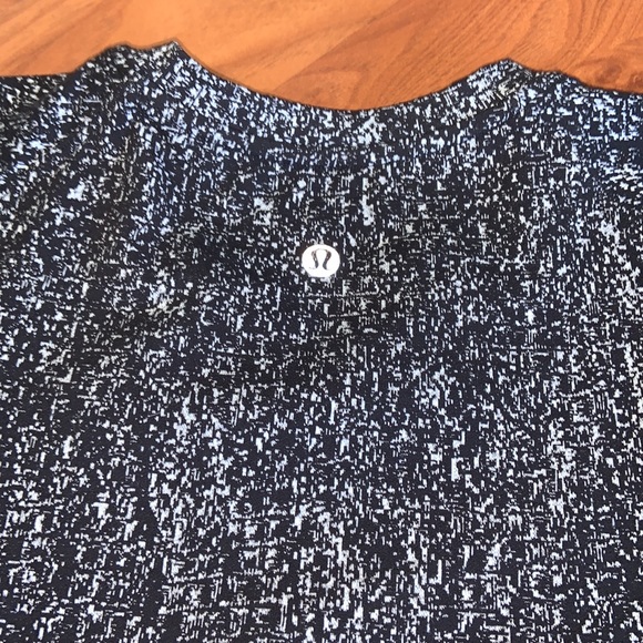 Lululemon Athletica Extra Mile Long Sleeve - Picture 15 of 15